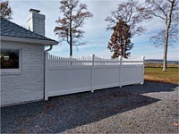 <b>White Vinyl Open Spindle Scalloped Fence</b>